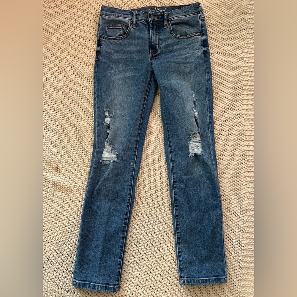 Universal Thread Dark Blue Distressed Straight Leg Jeans